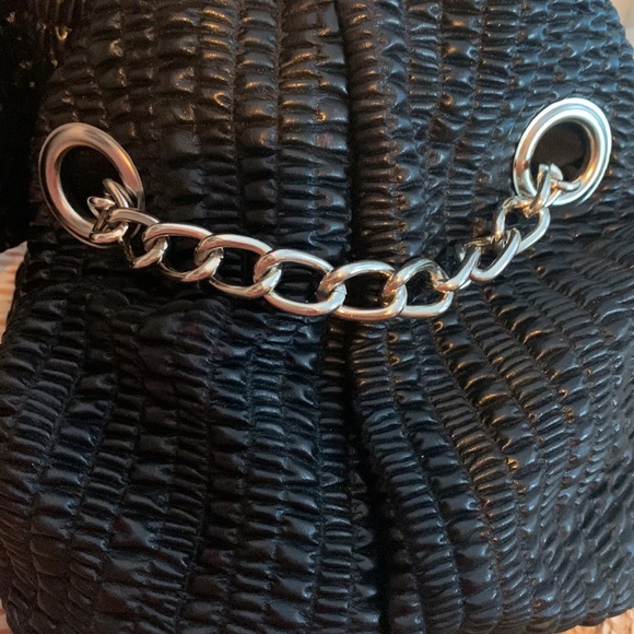KENNETH COLE REACTION Black & Silver Chain Magnetic Closure Handbag Purse - Picture 4 of 14